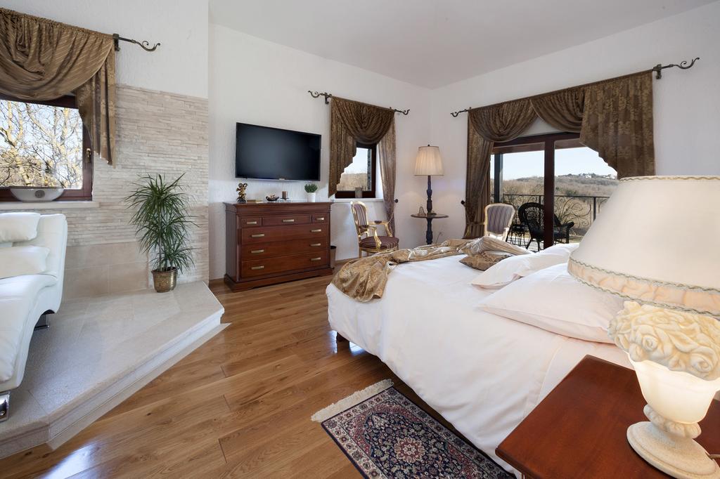 Villa Castello Rausch Valkarin Quarto foto